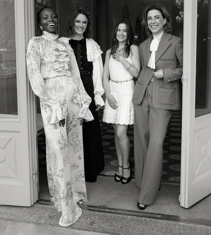 Screenshot_20250429-113054~2 Lupita Nyong'o., Keira Knightley, Sarah Katherine Hook e Fernanda Torres: na Itália para o Cruise da Chanel
