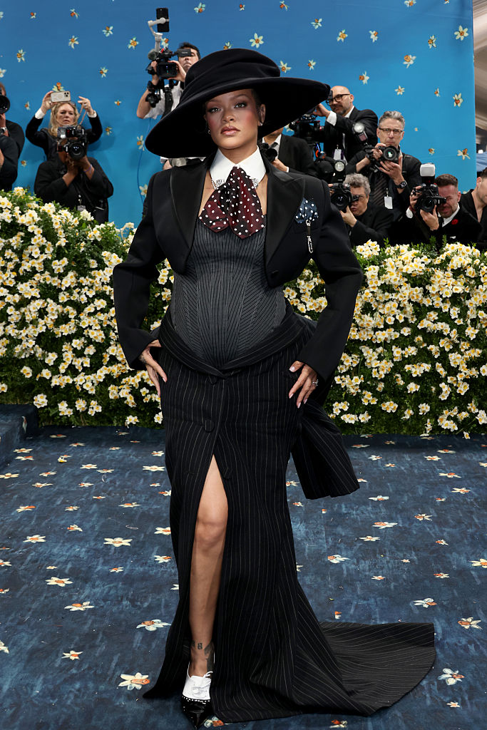 The 2025 Met Gala Celebrating “Superfine: Tailoring Black Style” – Arrivals Rihanna veste Marc Jacobs