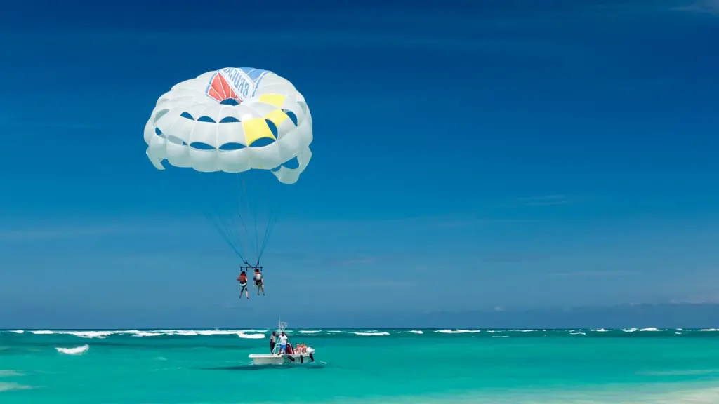 Voo de parasailing em Punta Cana Voo de parasailing em Punta Cana