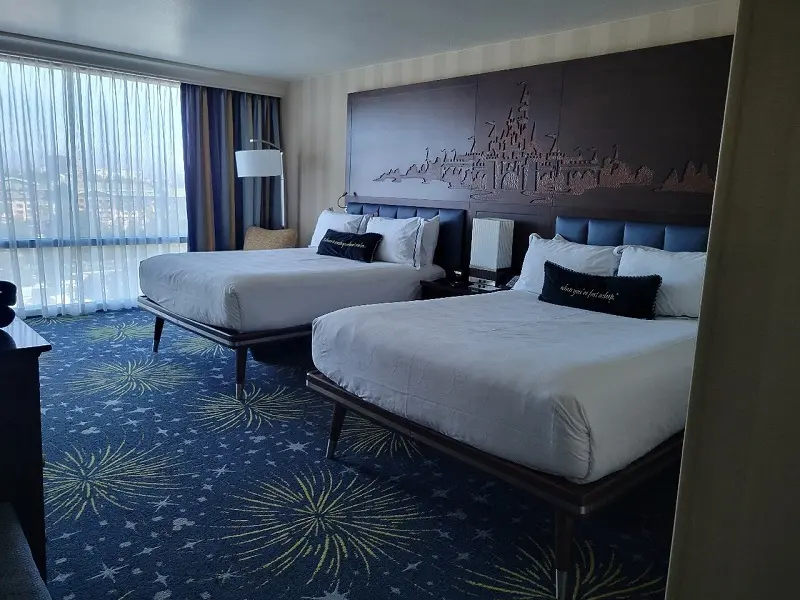 Quarto: Disneyland Hotel em Anaheim Quarto: Disneyland Hotel em Anaheim
