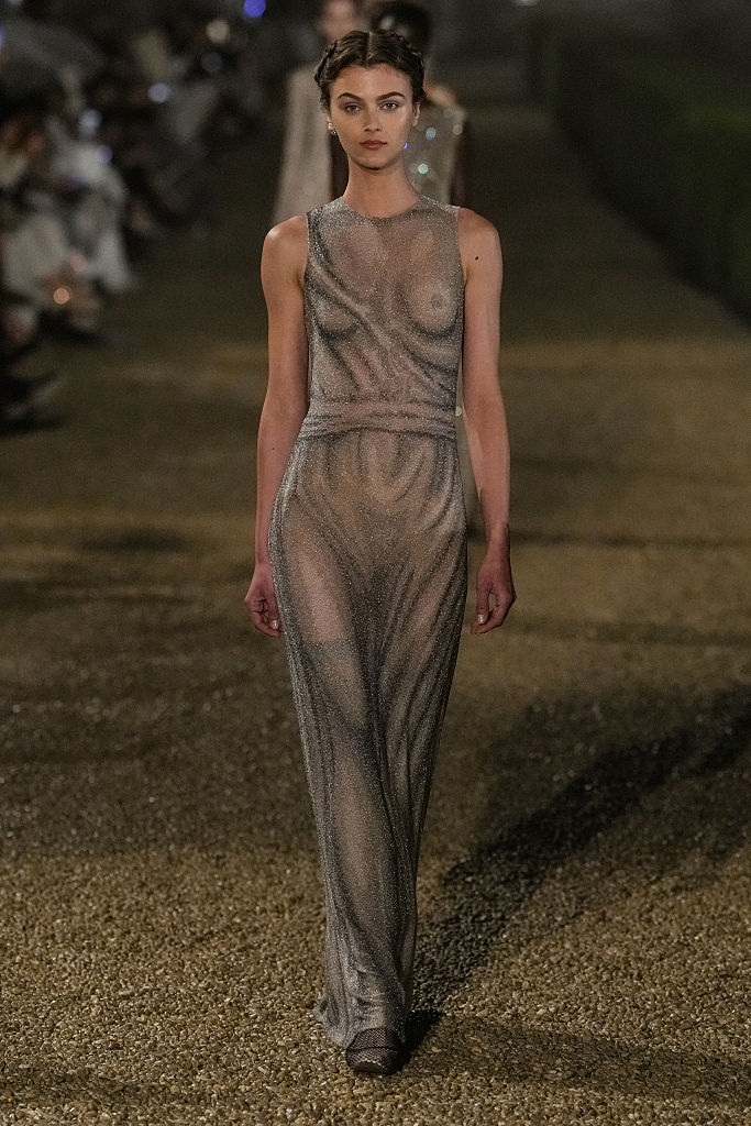 Dior celebra a ‘dolce vita’ com looks claros e tra...