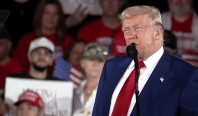 Trump atribui queda do mercado a Biden e promete "boom econômico"