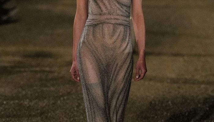 Dior celebra a ‘dolce vita’ com looks claros e tra...