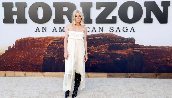 Por que os vestidos com botas são a nova obsessão...